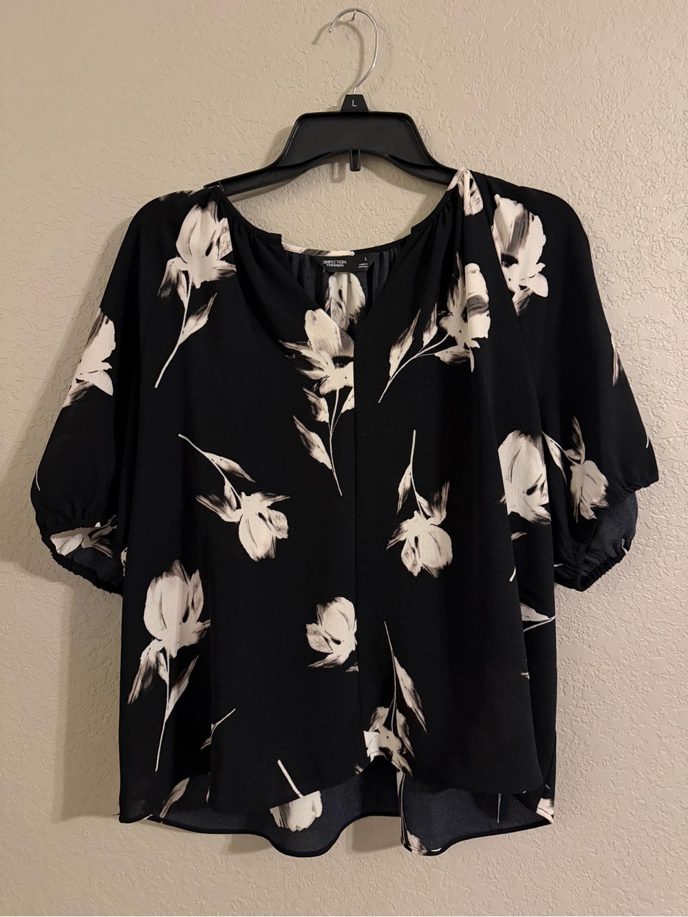 Simply Vera Verawang Black Floral Puff-Sleeve Blouse